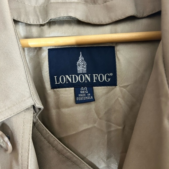 Mens London Fog Classic Double-Breasted Khaki Tan Trench Coat Size 44R Timeless - Picture 7 of 15
